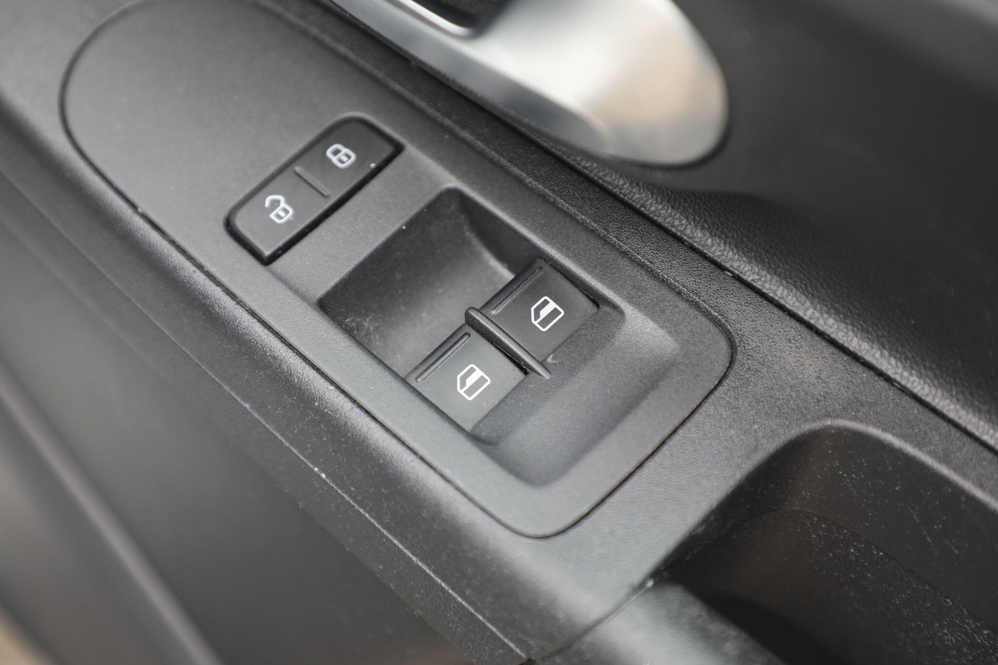 Large vehicle image